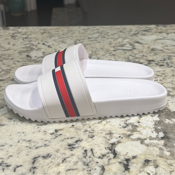 NIB Tommy Hilfiger Mens 8 Redder Flag Logo Pool Slide Sandals Red White Blue USA - Picture 4 of 11